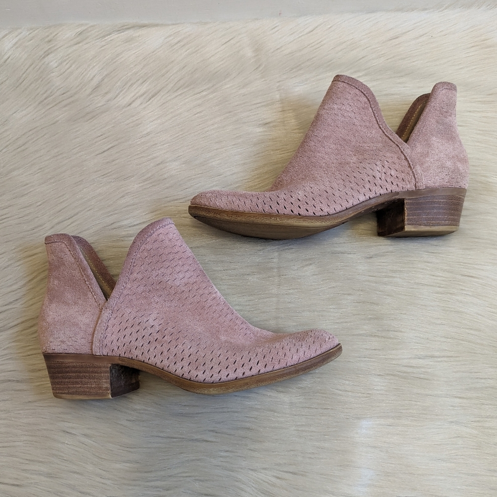 Lucky Brand Baily blush pink perforated booties size 9